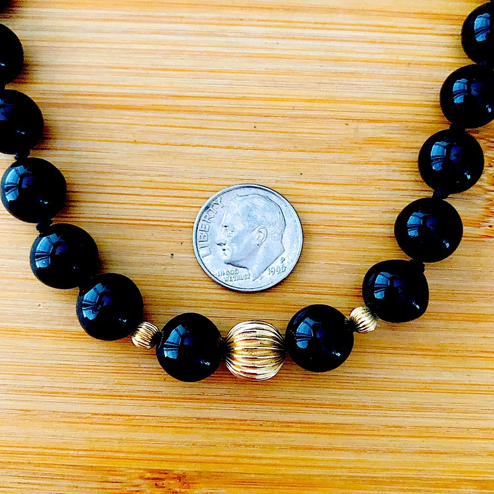 $185  Vintage 14K & Black Bead 30 Inch Estate Necklace - Picture 3 of 9
